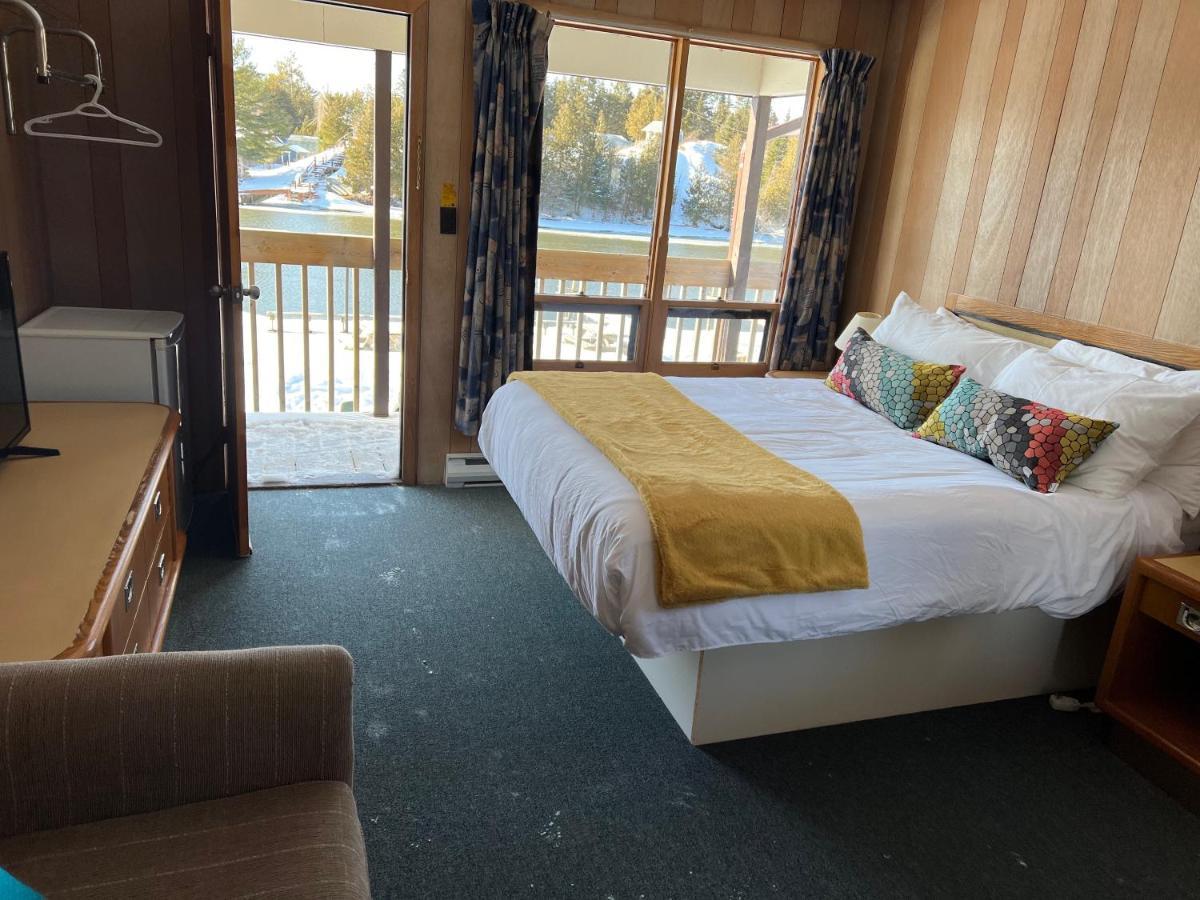 Kit Wat Motel & Marina Sauble Beach Exteriér fotografie