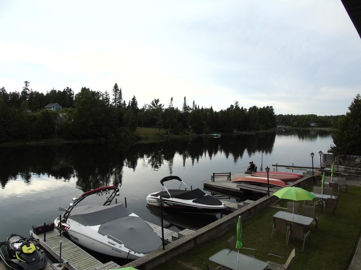 Kit Wat Motel & Marina Sauble Beach Exteriér fotografie