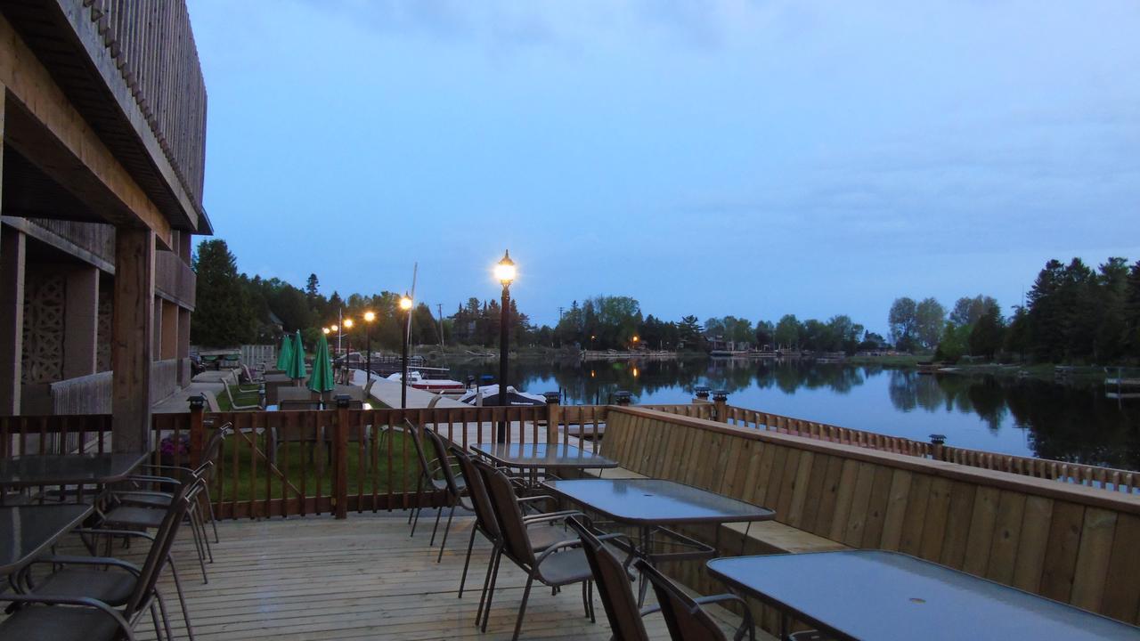 Kit Wat Motel & Marina Sauble Beach Exteriér fotografie