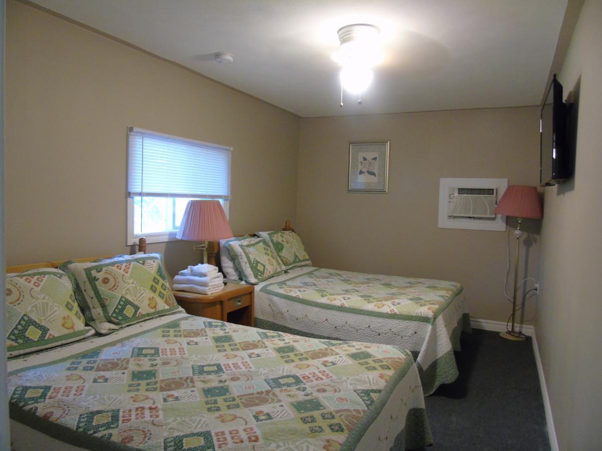 Kit Wat Motel & Marina Sauble Beach Exteriér fotografie